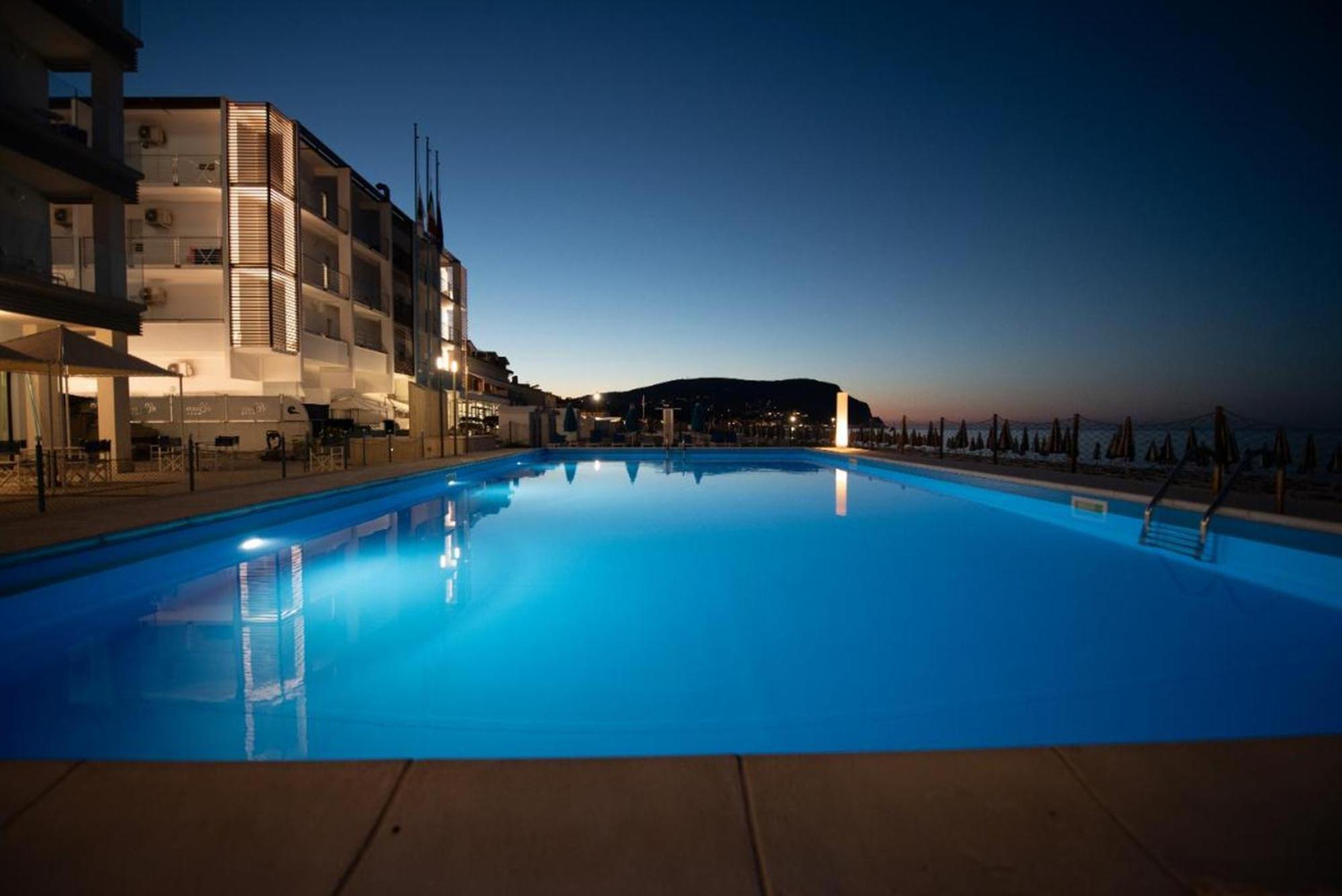 Hotel Marcelli ヌマーナ エクステリア 写真
